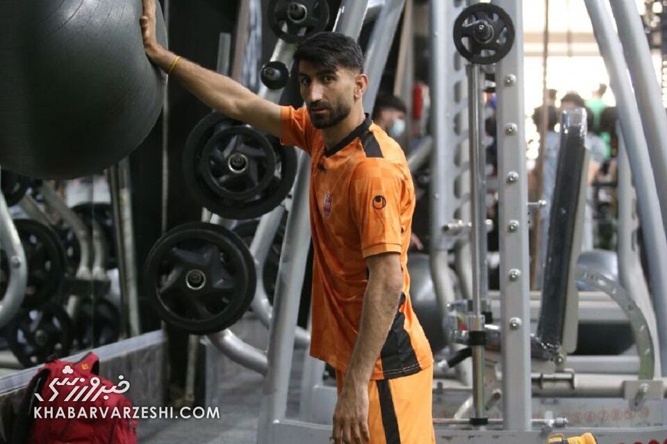 زنگ خطر برای پرسپولیس و گلر شماره یک تیم ملی زنگ خطر برای پرسپولیس و گلر شماره یک تیم ملی