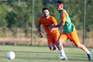 چپ ایده‌آل پرسپولیس با پیراهن سپاهان