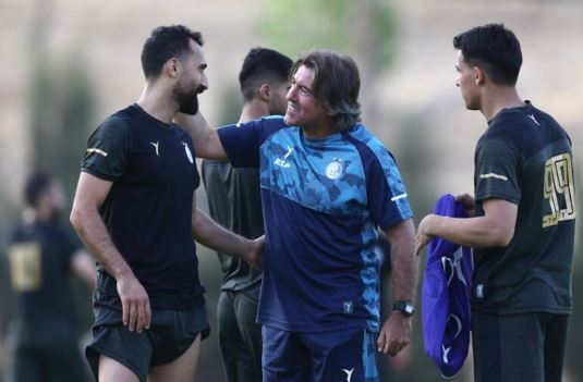 دروازه‌بان سابق آبی‌ها مشتری مهاجم استقلال شد