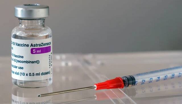 خداحافظی با آسترازنکا؛ هیچ برنامه‌ای برای واردات واکسن‌ خارجی وجود ندارد