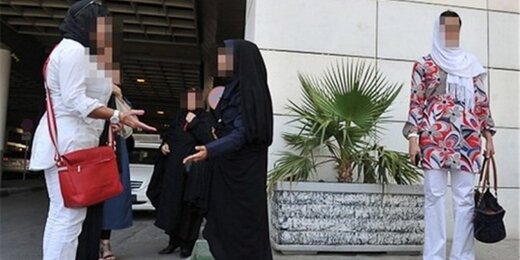 ممنوعیت ورود بدحجاب‌ها به برخی واحدهای صنفی در قم