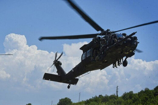 لحظه هولناک تصادف دو بالگرد روی باند فرود