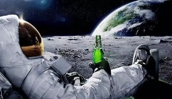 چرا فضانوردان نمی‌توانند در ماموریت‌های فضایی خود الکل مصرف کنند؟