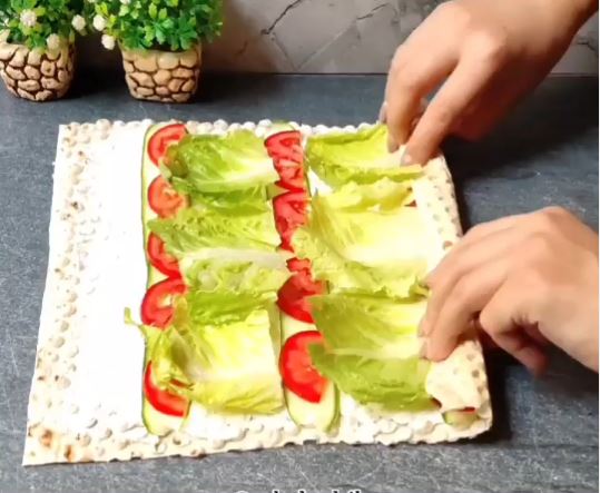 نان پنیر مجلسی آماده کنید