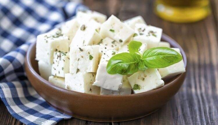 اگر این ۵ نشانه را دارید هرگز پنیر نخورید اگر این ۵ نشانه را دارید هرگز پنیر نخورید