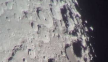 نمای تلسکوپی ماه