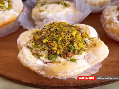 شیرینی ناپلئونی خانگی با تزئینی متفاوت شیرینی ناپلئونی خانگی با تزئینی متفاوت