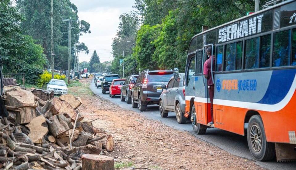 سقوط اتوبوس از یک پل در کنیا ۲۱ کشته برجای گذاشت  