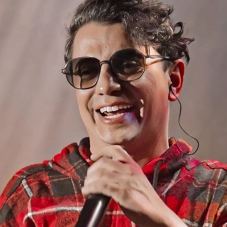 محسن ابراهیم زاده و نماهنگ ترانه «بیقرارم»