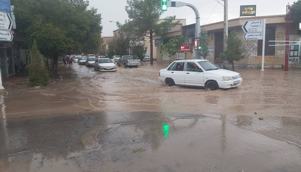 هواشناسی بروجرد نسبت به ابگرفتگی معابر هشدار داد