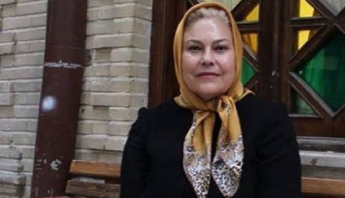 چهره‌ها/ سلفی صمیمانه مهرانه مهین‌ترابی با برادران خسروی