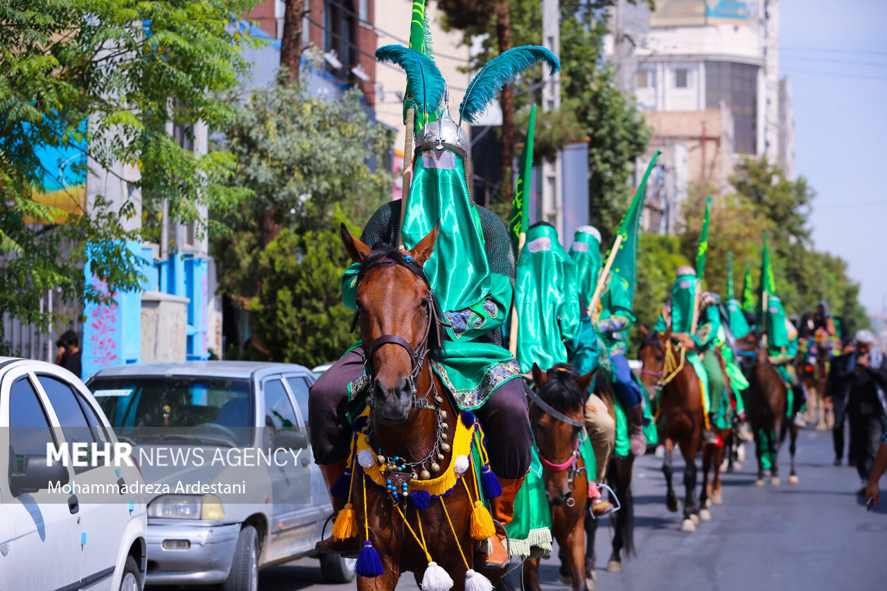 عکس/ ورود نمادین کاروان امام حسین (ع) به کربلا