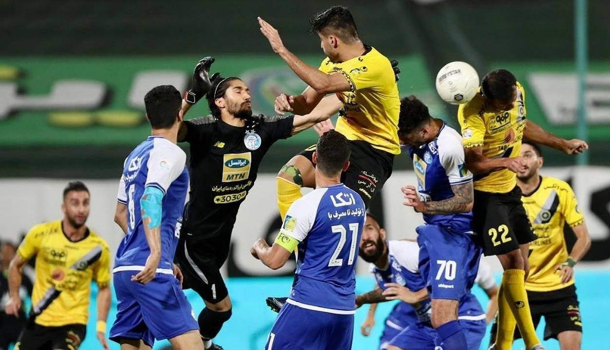 هجوم خارجی‌ها به لیگ برتر ایران