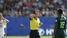 یک زن اولین داور حرفه‌ای فوتبال در ژاپن