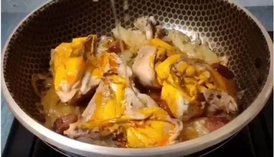 چطور بوی زهم مرغ را بگیریم؟