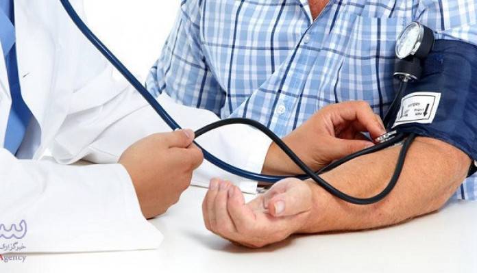 برای اندازه گیری فشار خون از هر دو بازو استفاده کنید