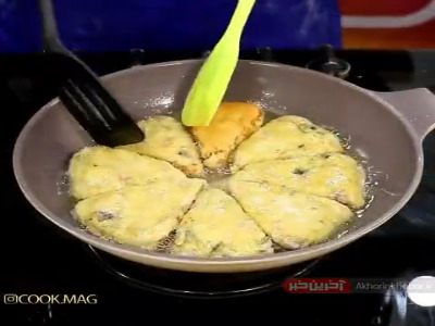 نان پیتزای تابه ای برای نهار