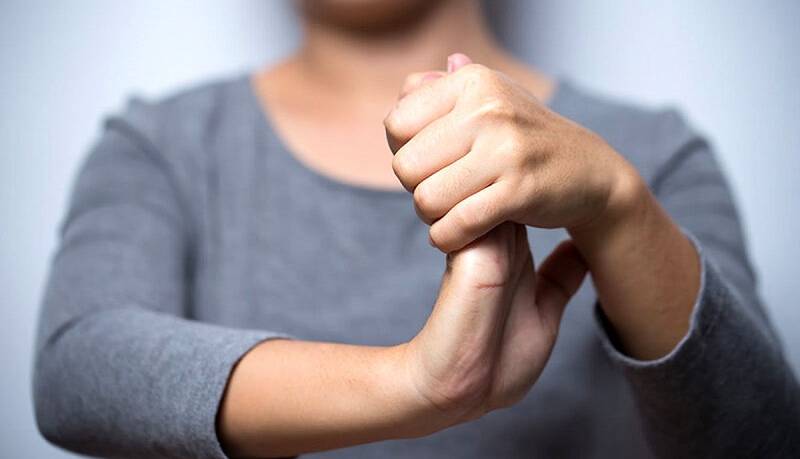 کمبود این ویتامین‌ها باعث خواب رفتن دست و پا می‌شود  