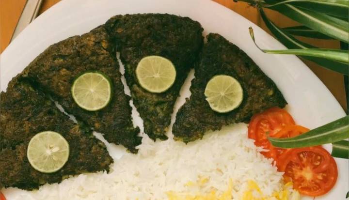 کوکو سبزی همراه با سیب زمینی مخصوص شام