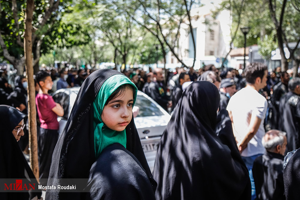 عکس/ فرو رفته در غم حسین(ع)