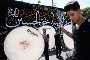 شور حسینی در جوار خوان پربرکت امام رئوف
