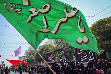 شور حسینی در جوار خوان پربرکت امام رئوف