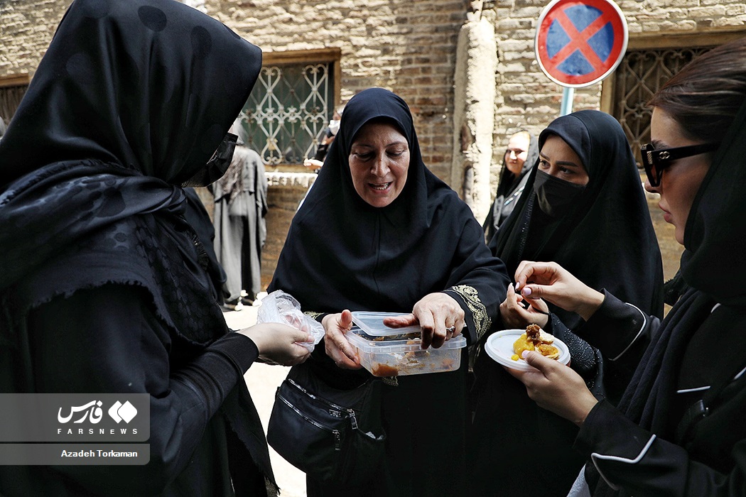 عکس/ چهارراه گلوبندک؛ حلوایی‌ترین خیابان ایران