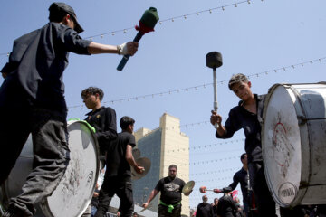 شور حسینی در جوار خوان پربرکت امام رئوف