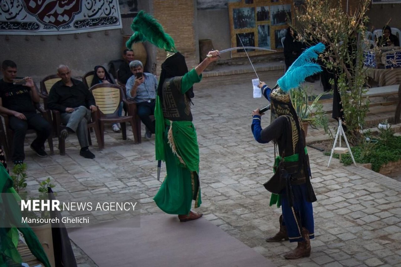 آئین سنتی تعزیه خوانی در تکیه برنجی شاهرود