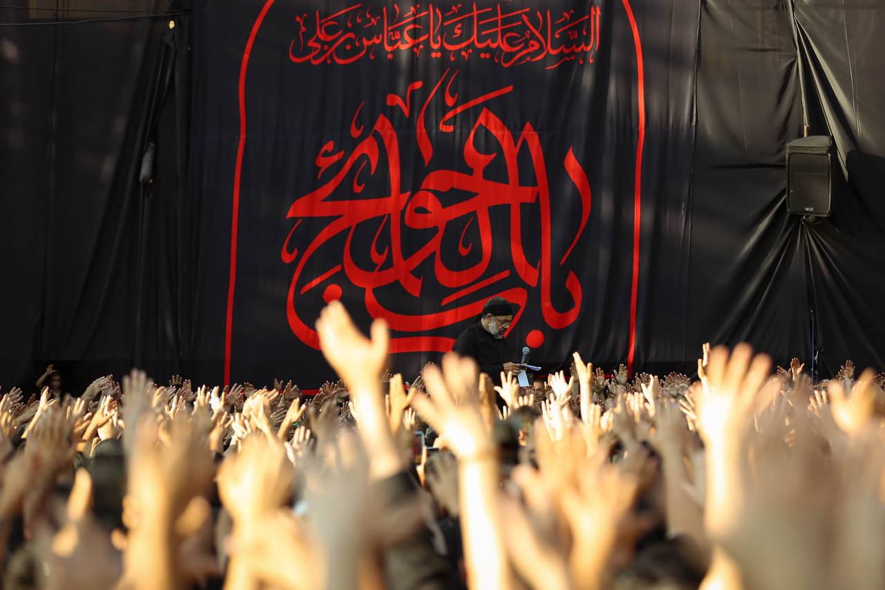 عکس/ مراسم عزاداری شب عاشورا در هیأت رایة‌العباس