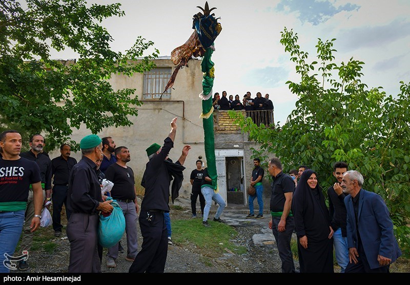 عکس/ نخل گردانی در روستای تاریخی هزاوه اراک