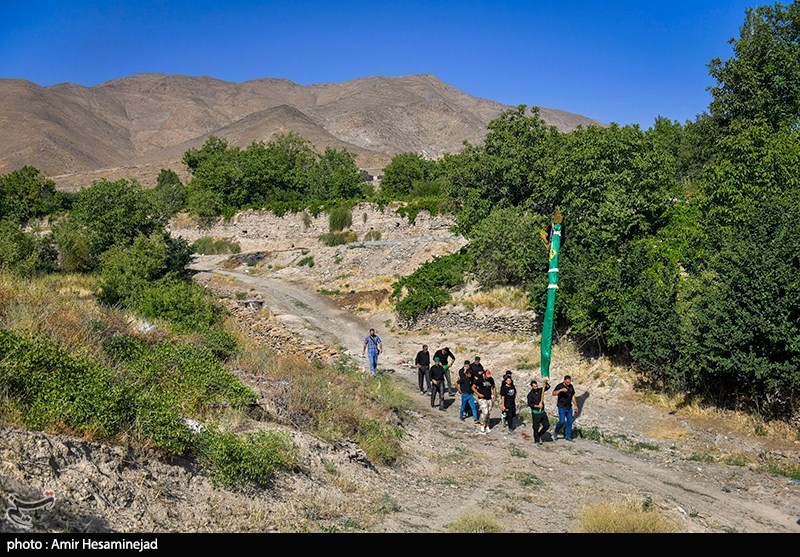 عکس/ نخل گردانی در روستای تاریخی هزاوه اراک