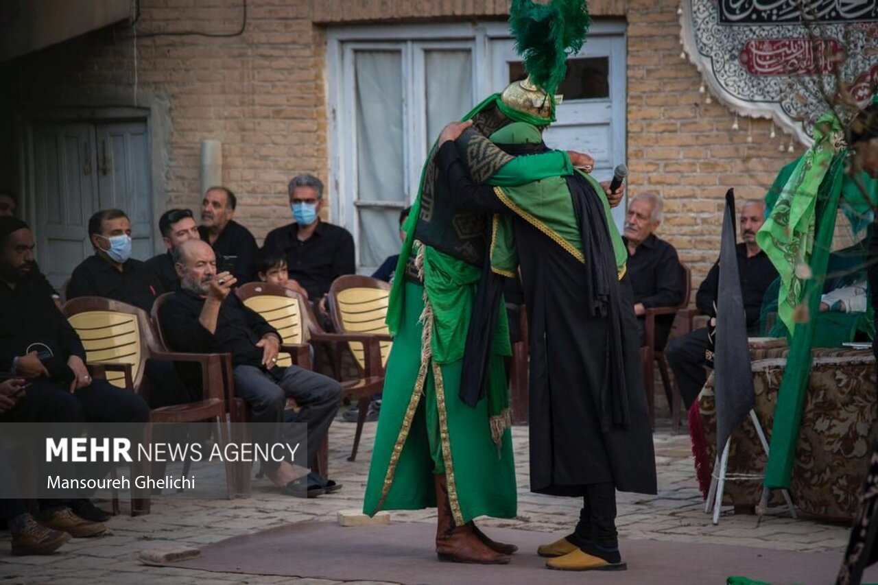 آئین سنتی تعزیه خوانی در تکیه برنجی شاهرود