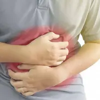 علت‌ها و راه‌های درمان انواع درد شکم