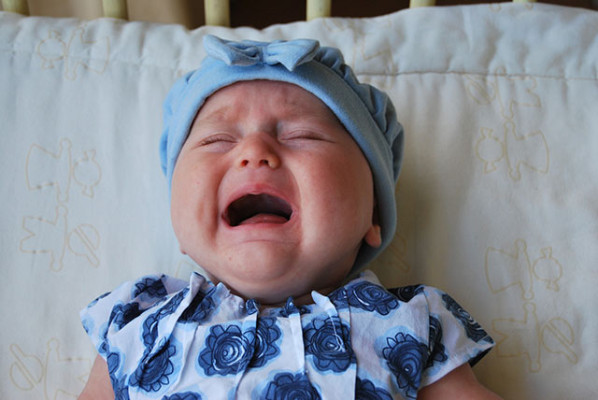 دلیل گریه نوزادان چیست؟