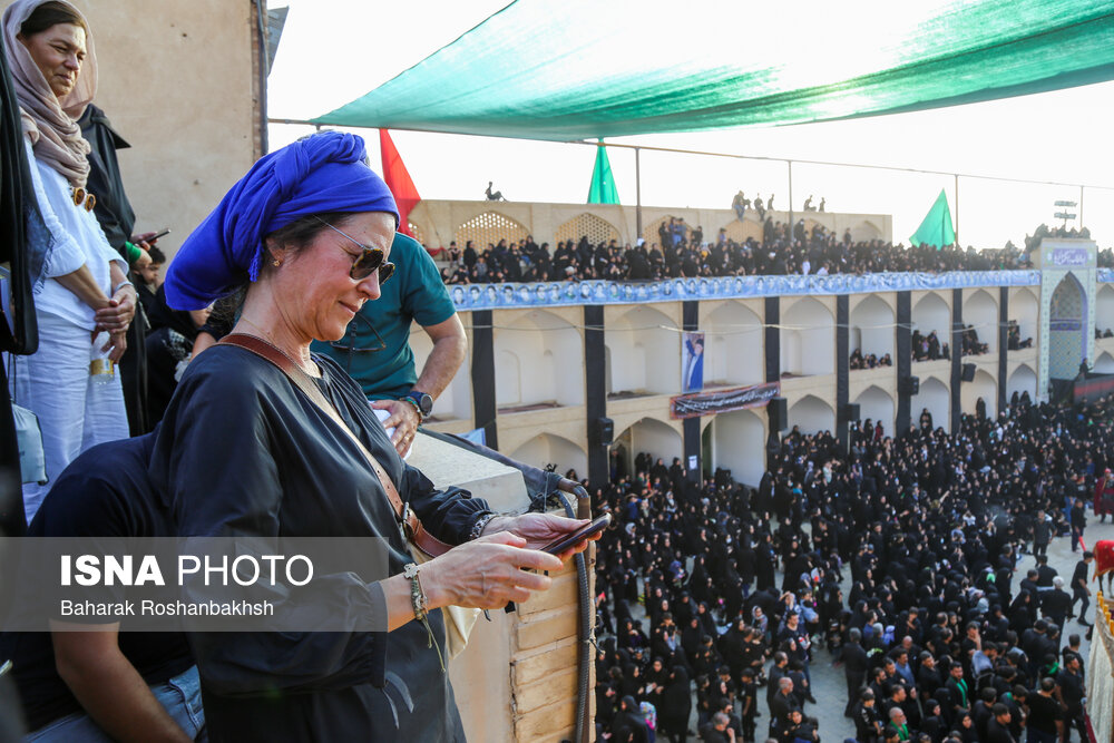 عکس/ حضور گردشگران خارجی در آیین‌های محرم یزد