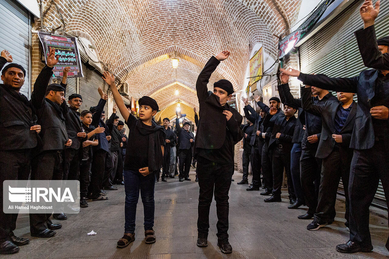 عکس/ عزاداری سومین روز شهادت امام حسین (ع) بازار تبریز