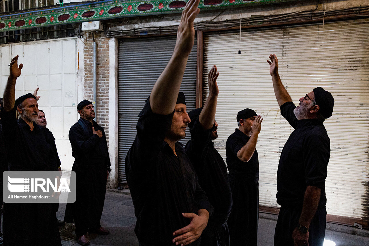 عکس/ عزاداری سومین روز شهادت امام حسین (ع) بازار تبریز