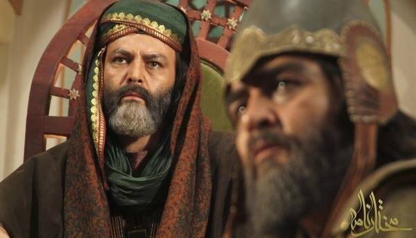 کُرسی ساده در قصر مجلل!