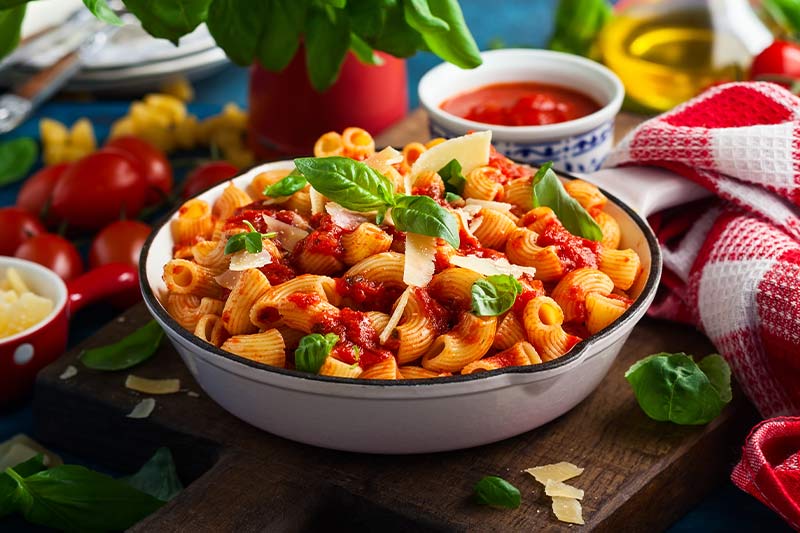 آموزش «پاستای رژیمی» بدون گوجه و پنیر