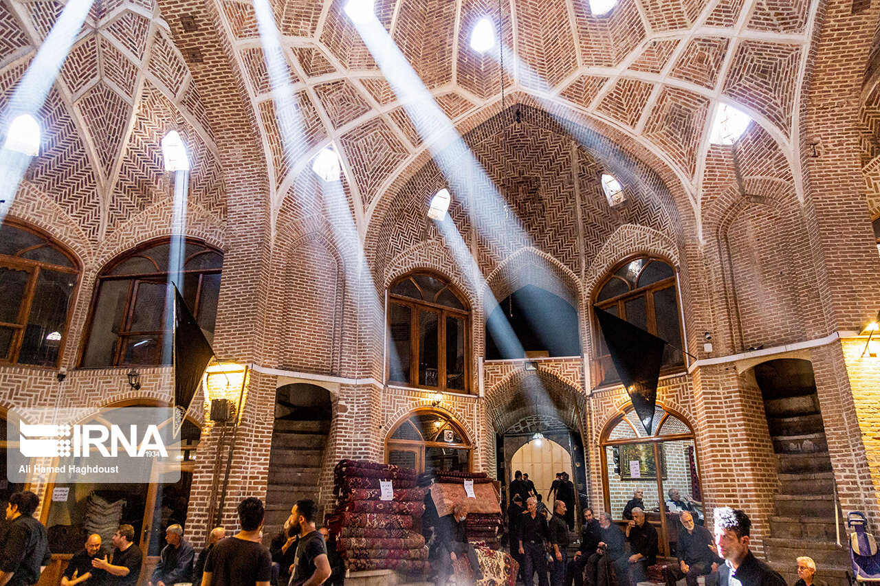 عکس/ عزاداری سومین روز شهادت امام حسین (ع) بازار تبریز