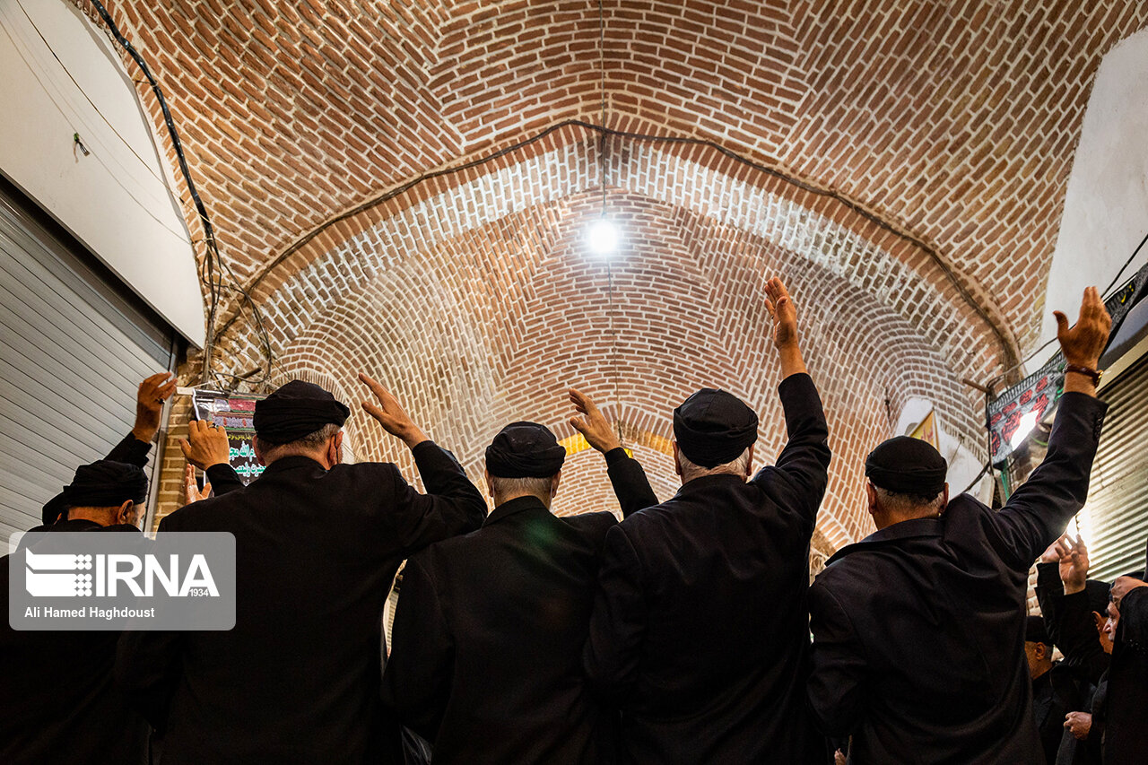 عکس/ عزاداری سومین روز شهادت امام حسین (ع) بازار تبریز