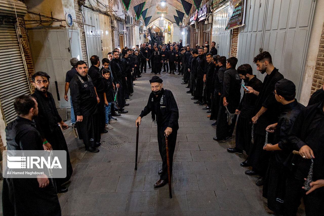 عکس/ عزاداری سومین روز شهادت امام حسین (ع) بازار تبریز