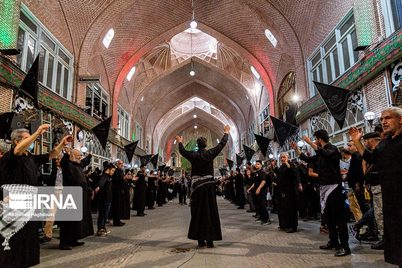 عکس/ عزاداری سومین روز شهادت امام حسین (ع) بازار تبریز
