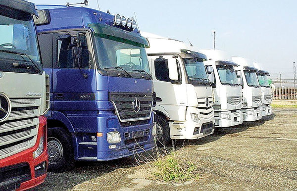 مانع تازه در ترخیص کامیون‌های وارداتی