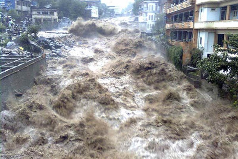 ورود وحشتناک سیلاب به شهر کوهستانی آتامی ژاپن