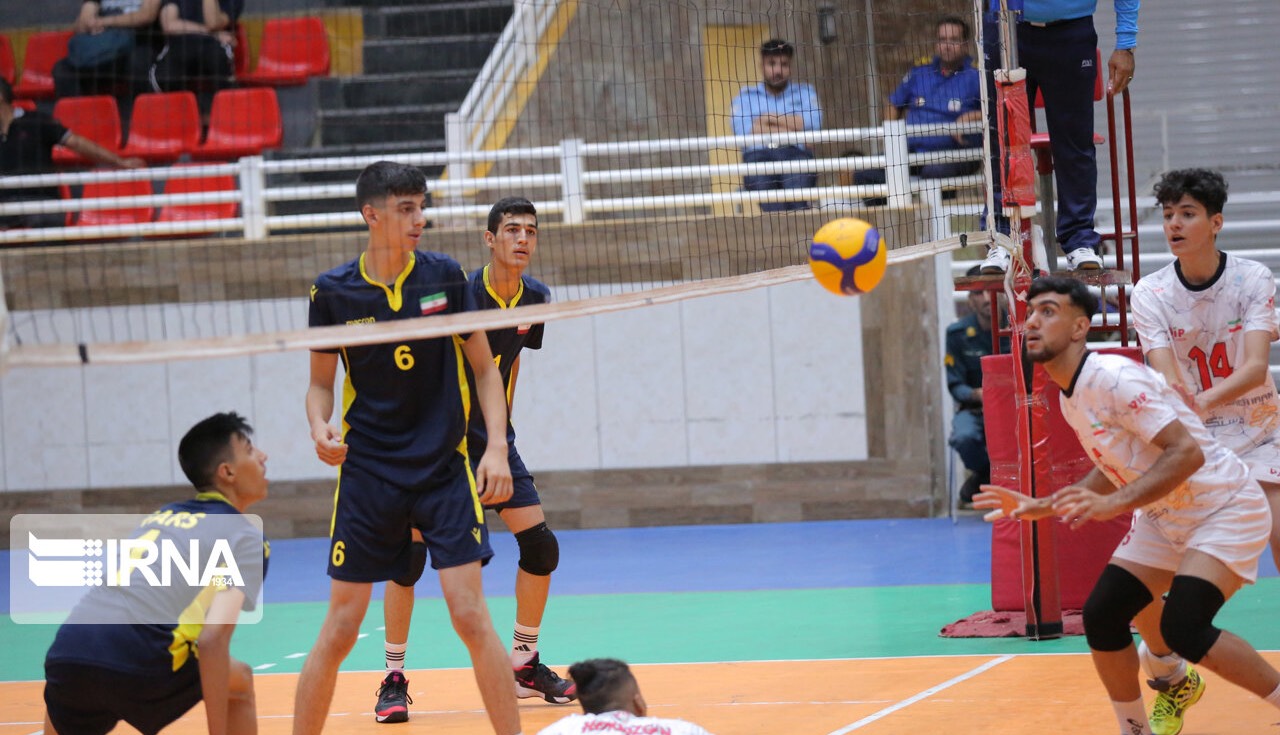 مرحله نهایی والیبال نوجوانان کشور بدون تیم میزبان در شیراز آغاز شد