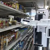 رباتی که قفسه‌ های فروشگاه را شارژ می‌کند