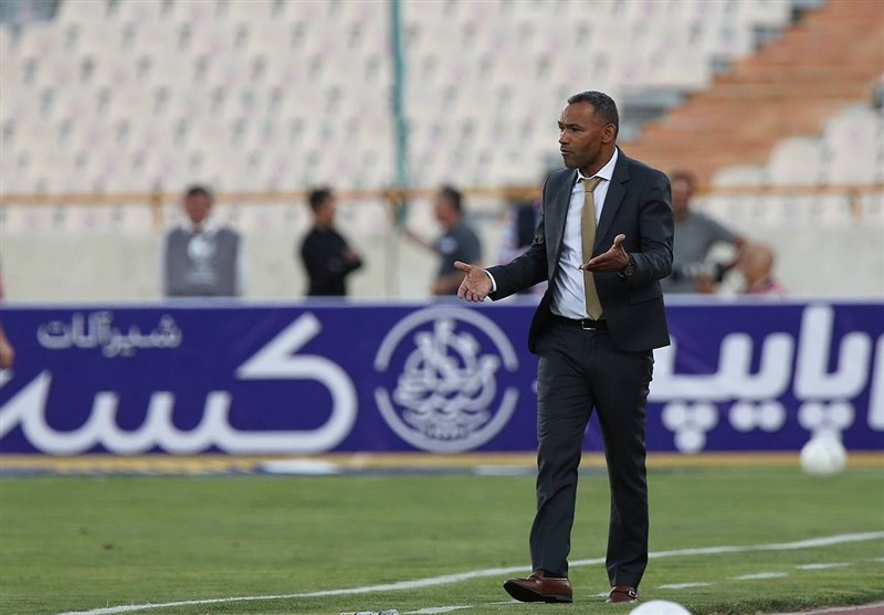 سرمربی سپاهان بعد از شکست استقلال: خیلی خوششانس بودیم
