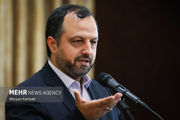 وزیر اقتصاد در سفر به مازندران: دولت ارز را رها نکرده است